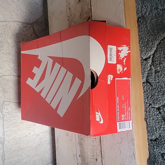 ***SOLD***Nike Cortez Size 10 - Picture 4 of 5